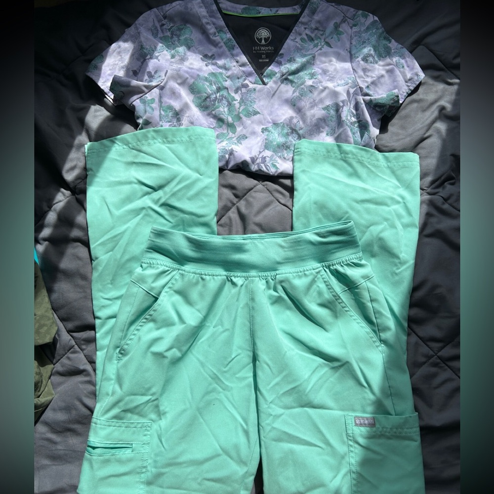 Healing Hands Floral Scrub set
